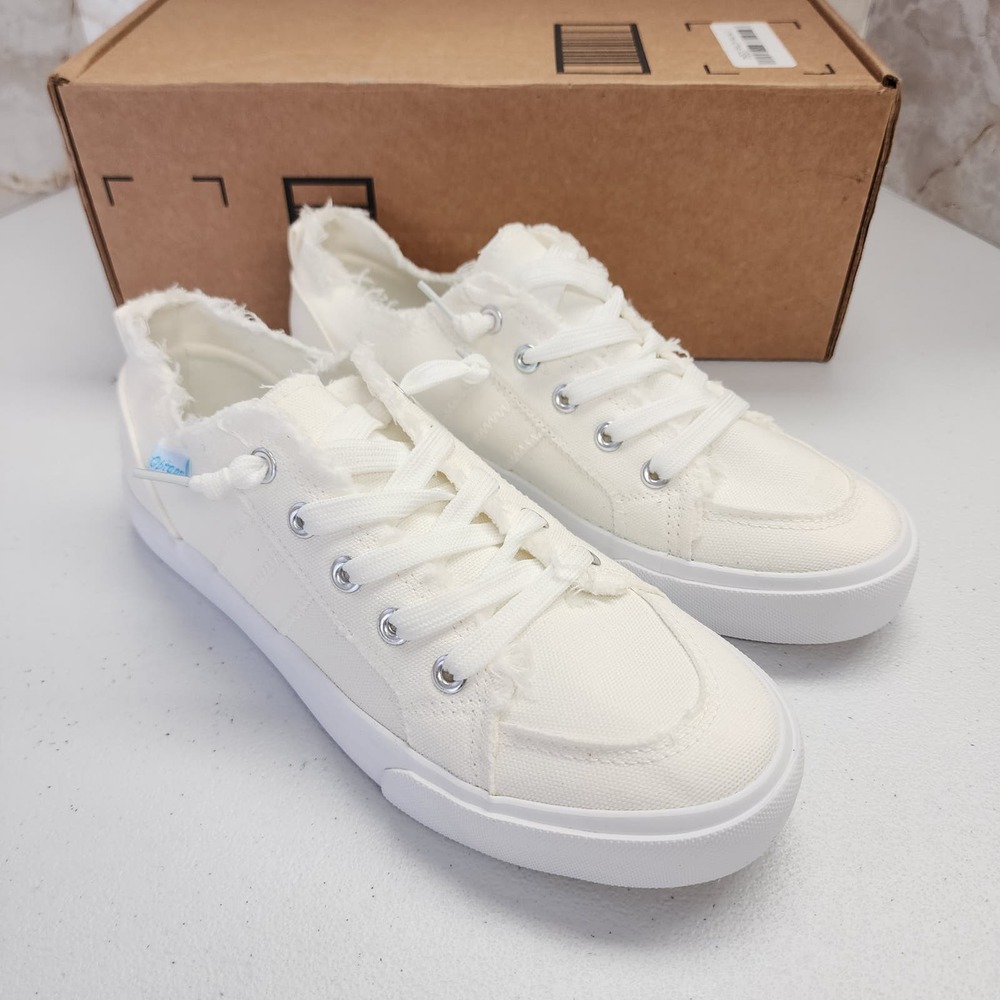 Obtaom White Canvas Sneakers Shoes Size 8 NEW